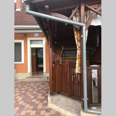 Manyi Apartman *